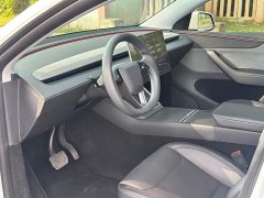 Tesla Model Y Rear-Wheel Drive - ფოტო 5