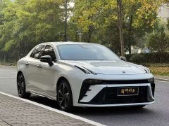 Lynk & Co 03 1.5T DCT Pro - фото 3
