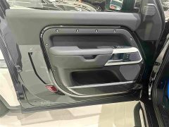 Land Rover Defender 90 2.0T P300 S - фото 6