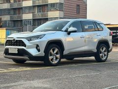 Toyota RAV4 2.0L CVT FWD Fashion Plus - фото 1