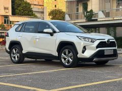 Toyota RAV4 2.0L CVT FWD Fashion Plus - фото 3