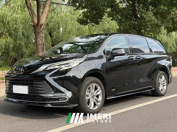 Toyota Sienna 2.5L Hybrid AWD Luxury