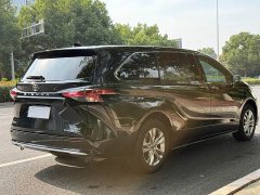 Toyota Sienna 2.5L Hybrid AWD Luxury - ფოტო 18
