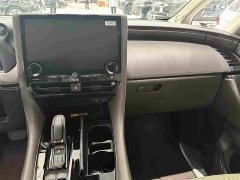 Toyota Alphard Hybrid 2.5L Premium Edition - ფოტო 13