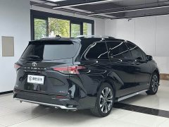 Toyota Gravia 2.5L Hybrid Flagship ULTRA Edition - photo 20