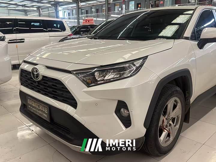 Toyota RAV4 2.0L CVT FWD Fashion Plus - car from China