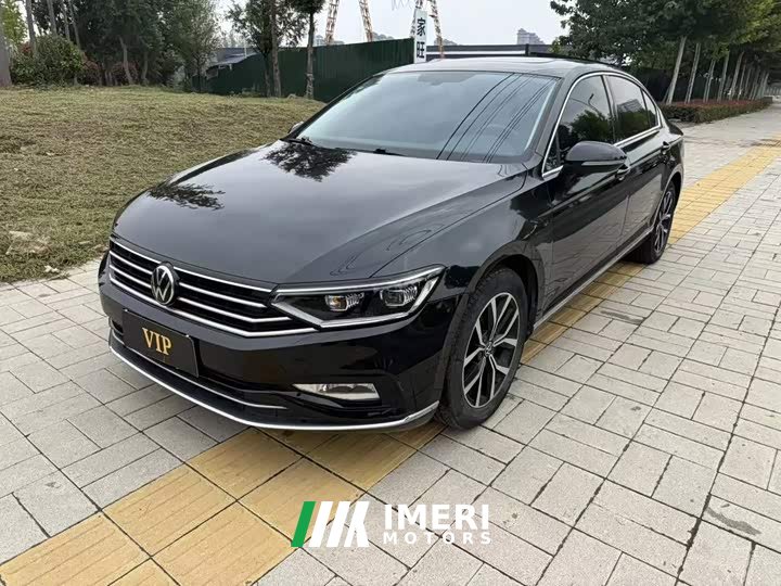 Volkswagen Magotan 330TSI DSG Leading Edition National V Emission Standard - car from China