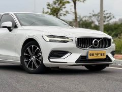 Volvo S60 B4 Smart Luxury Edition - ფოტო 15