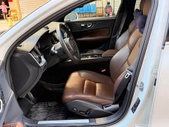 Volvo S60 B4 Smart Luxury Edition - ფოტო 5