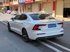Volvo S60 B4 Smart Luxury Edition - ფოტო 9