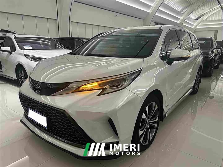 Toyota Grevias 2.5L Hybrid Premium Plus Edition