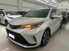 Toyota Grevias 2.5L Hybrid Premium Plus Edition - фото 1