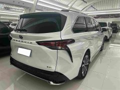 Toyota Grevias 2.5L Hybrid Premium Plus Edition - фото 17