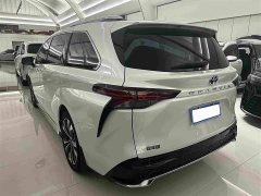 Toyota Grevias 2.5L Hybrid Premium Plus Edition - фото 18