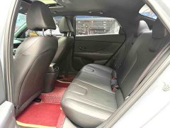 Hyundai Elantra 240TGDi DCT LUX Luxury Edition - ფოტო 7