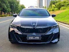 BMW 5 Series 530Li Luxury M Sport Package - ფოტო 2