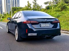 BMW 5 Series 530Li Luxury M Sport Package - ფოტო 5