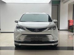 Toyota Sienna 2.5L Hybrid Platinum Edition - фото 2