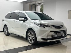 Toyota Sienna 2.5L Hybrid Platinum Edition - фото 3