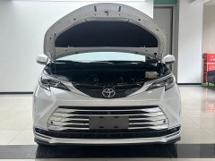 Toyota Sienna 2.5L Hybrid Platinum Edition - фото 4