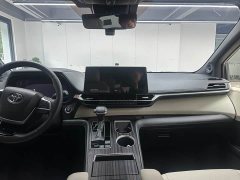 Toyota Sienna 2.5L Hybrid Platinum Edition - фото 8