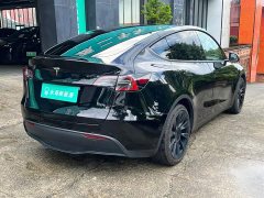 Tesla Model Y Rear-Wheel Drive - ფოტო 13
