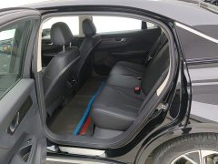 FAW Red Flag E-QM5 Facelift Base Mobility Edition - ფოტო 11