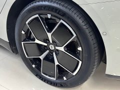 Xiaomi SU7 Rear-Wheel Drive Ultra-Long Range Advanced Autonomous Driving Pro - ფოტო 9