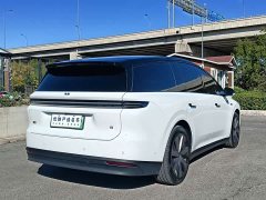 Li Auto i8 Standard Edition - ფოტო 7