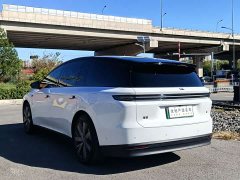 Li Auto i8 Standard Edition - ფოტო 9