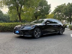 Lexus LS 500h Premium - ფოტო 1