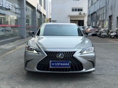 Lexus ES 200 Premium Edition - ფოტო 2