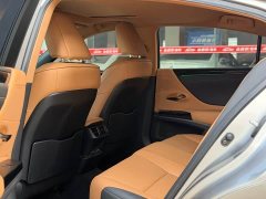 Lexus ES 200 Premium Edition - ფოტო 5