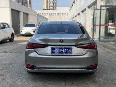 Lexus ES 200 Premium Edition - ფოტო 8