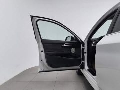 BMW 1 Series Facelift 120i M Sport - ფოტო 8