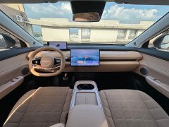 Changan Starchi ET Extended Range 200 Pro - ფოტო 11