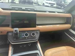 Land Rover Defender 110 3.0T P400 Dark Edition - ფოტო 9
