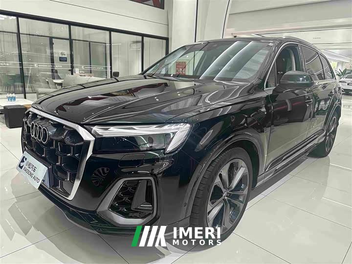 Audi Q7 55 TFSI quattro S line Sport - автомобиль из Китая