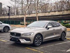Volvo S60 B4 Intelligent Remote Luxury Edition - ფოტო 1