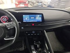 Hyundai Elantra 1.5L CVT Luxury - ფოტო 12