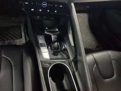 Hyundai Elantra 1.5L CVT Luxury - ფოტო 13