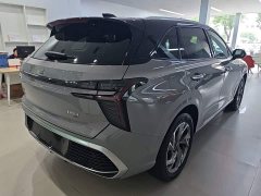 FAW Red Flag HS3 2.0T AWD Youwei Edition - ფოტო 4