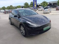 Tesla Model Y Rear-Wheel Drive - ფოტო 3