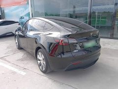 Tesla Model Y Rear-Wheel Drive - ფოტო 4