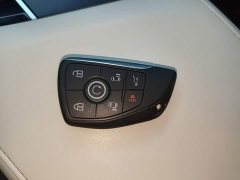 Buick GL8 New Energy Luzun Respect Edition 7-Seater - ფოტო 8