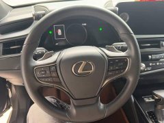 Lexus ES 200 Excellence Edition - ფოტო 10