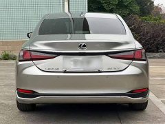 Lexus ES 200 Excellence Edition - ფოტო 4