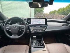 Lexus ES 200 Excellence Edition - ფოტო 7