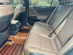 Lexus ES 200 Excellence Edition - ფოტო 8
