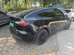 Tesla Model Y Standard Range RWD - ფოტო 6